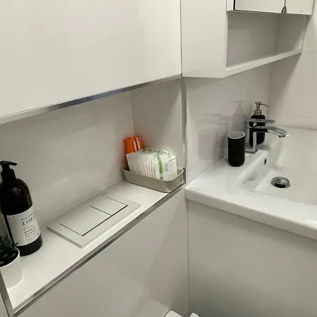 Apartament Piranom *